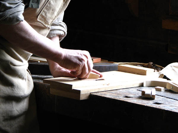Nuestra <strong>carpintería de madera en  Benahavís</strong> es una empresa de <strong>herencia familiar</strong>, por lo que  contamos con gran <strong>experiencia </strong>en la profesión.